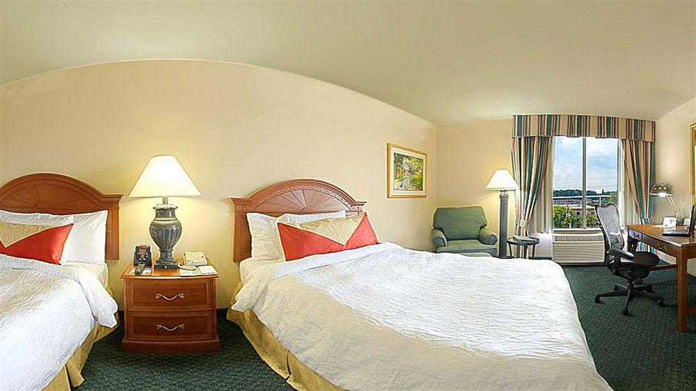 Hilton Garden Inn Baton Rouge Airport Bagian luar foto