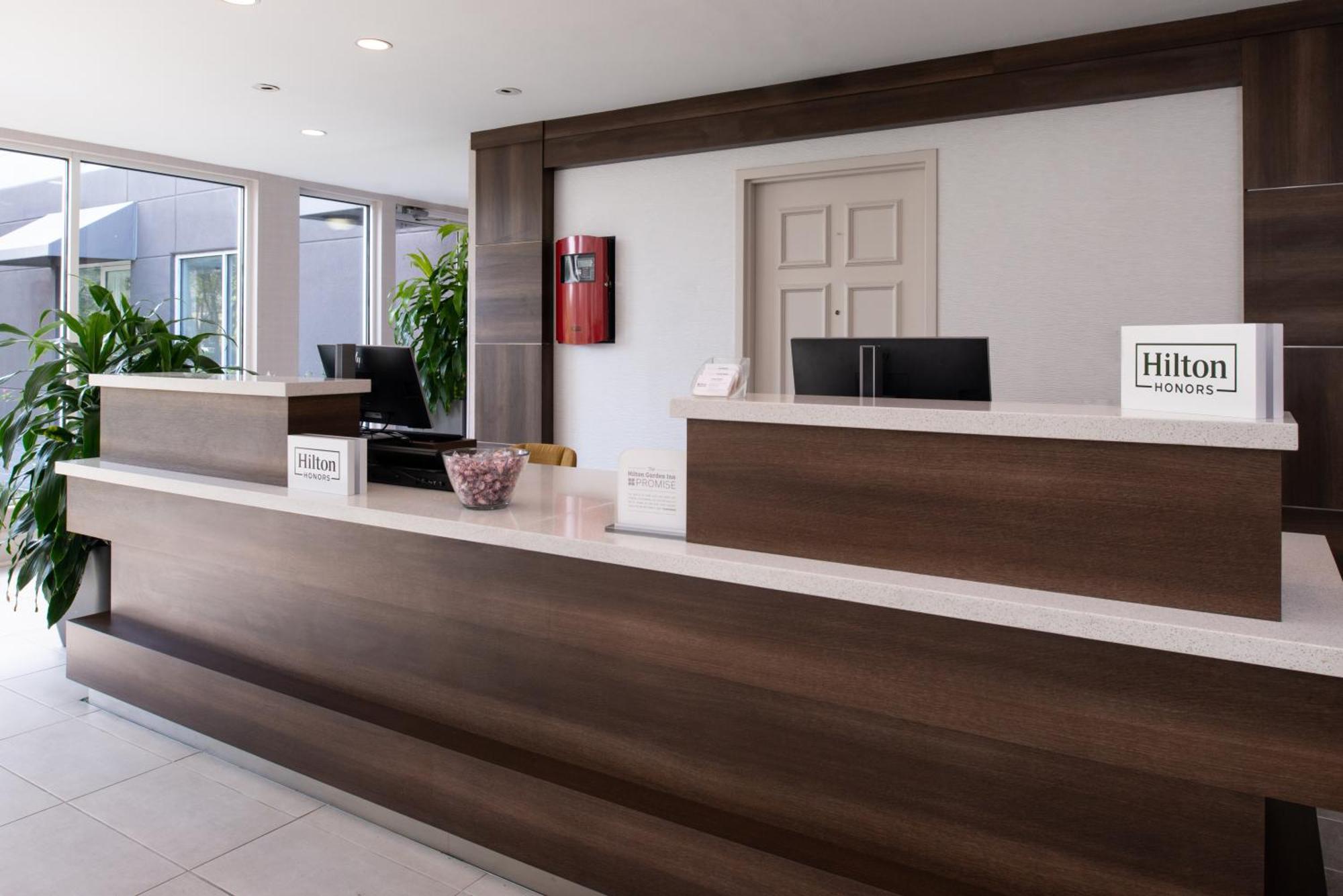 Hilton Garden Inn Baton Rouge Airport Bagian luar foto