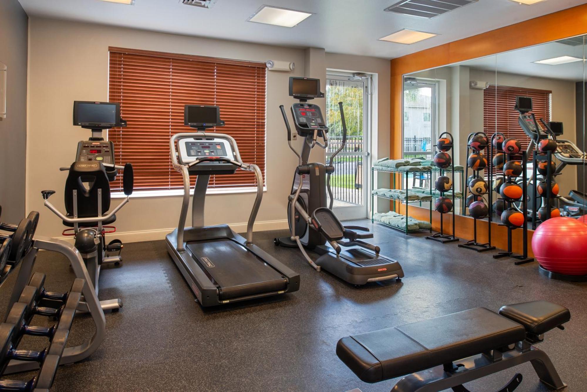Hilton Garden Inn Baton Rouge Airport Bagian luar foto