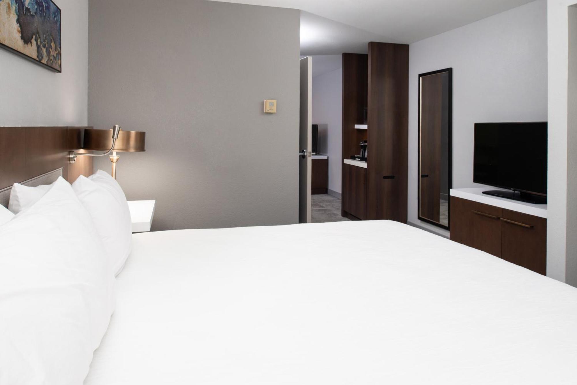 Hilton Garden Inn Baton Rouge Airport Bagian luar foto