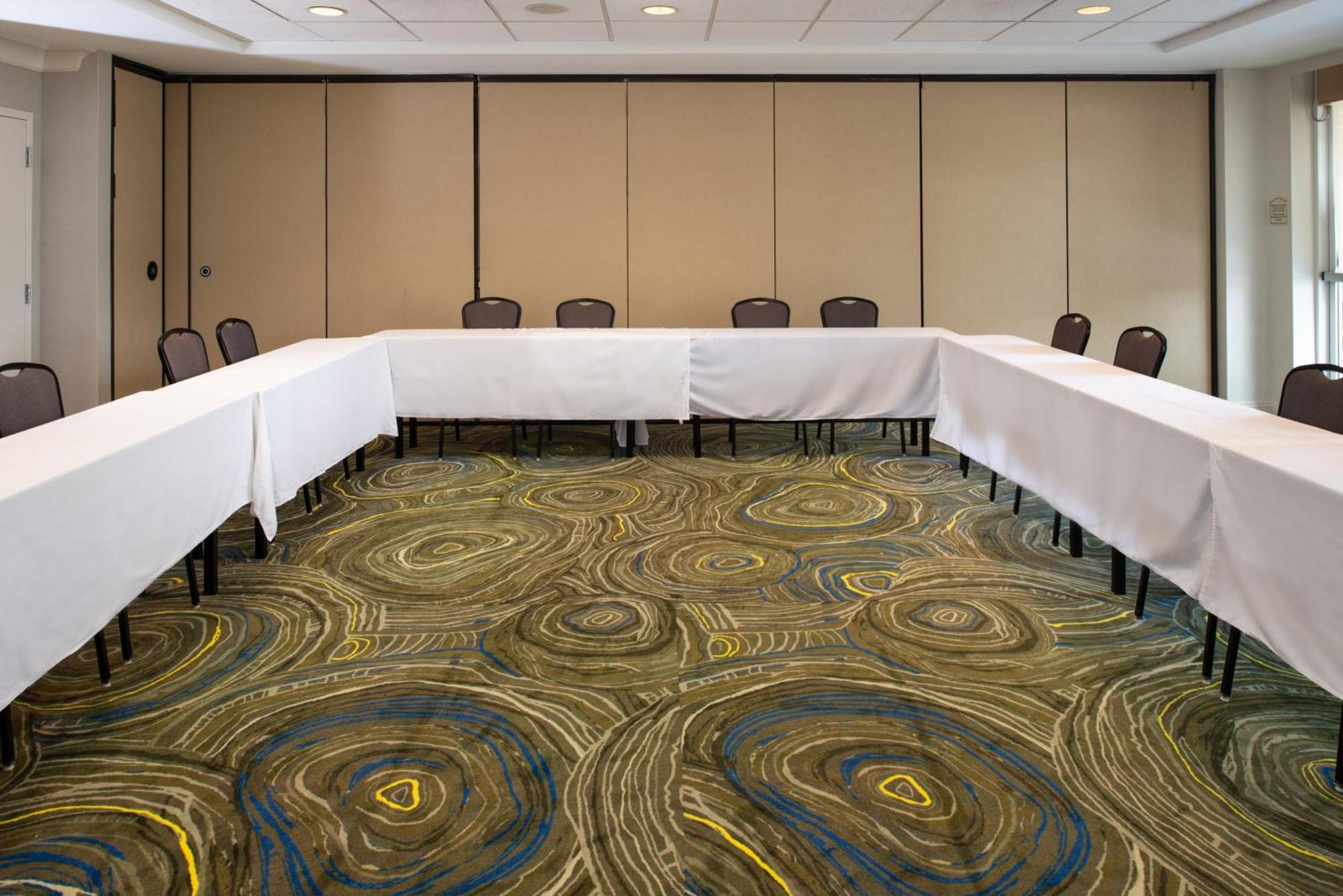 Hilton Garden Inn Baton Rouge Airport Bagian luar foto