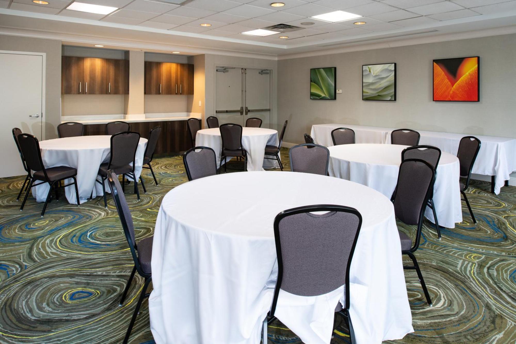 Hilton Garden Inn Baton Rouge Airport Bagian luar foto