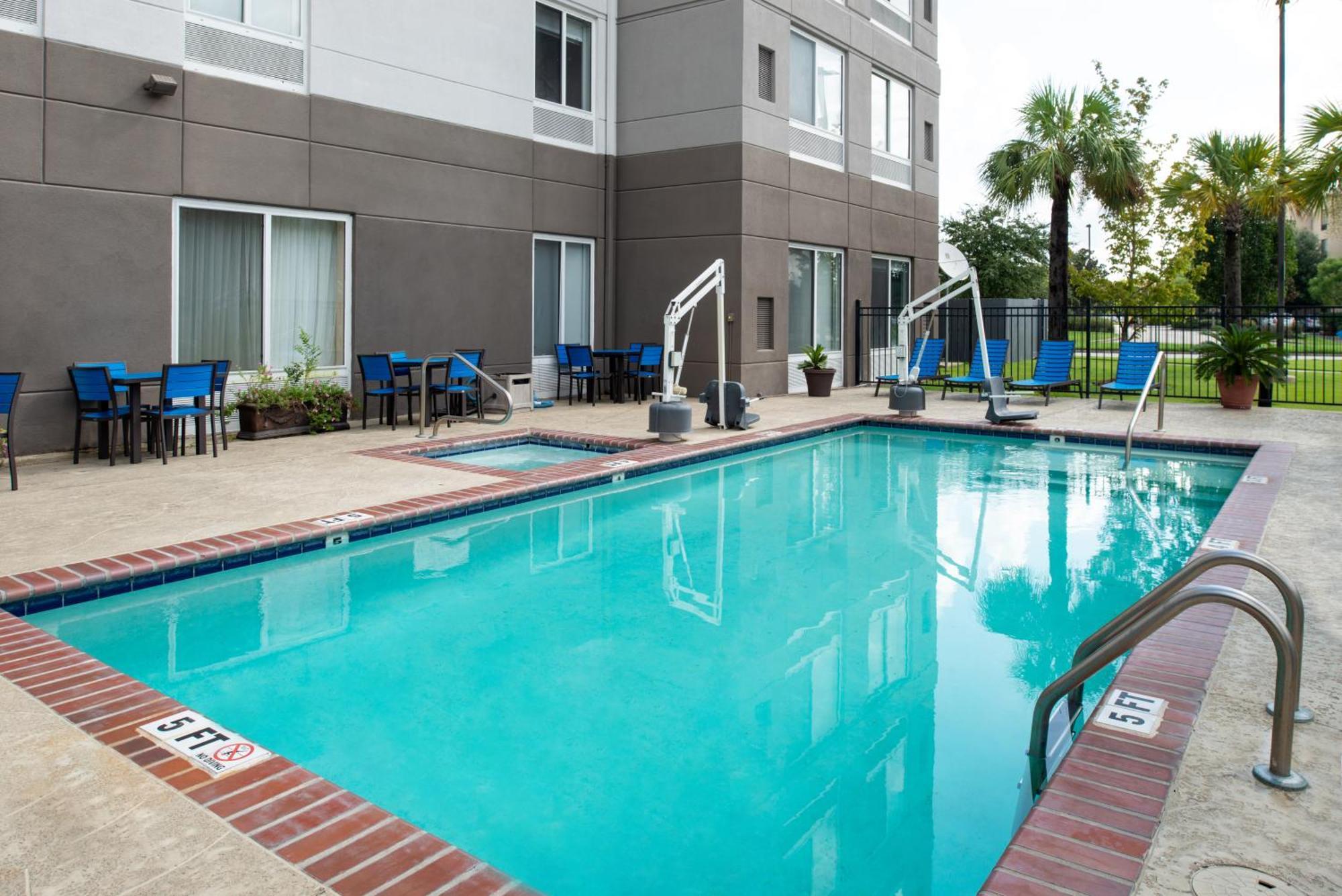 Hilton Garden Inn Baton Rouge Airport Bagian luar foto