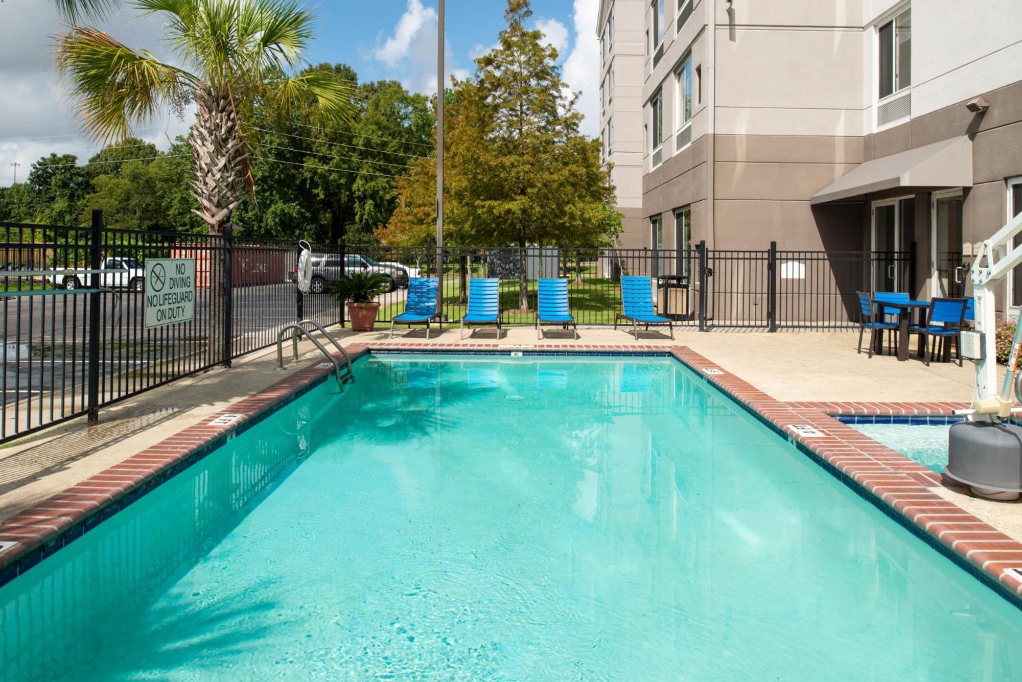 Hilton Garden Inn Baton Rouge Airport Bagian luar foto