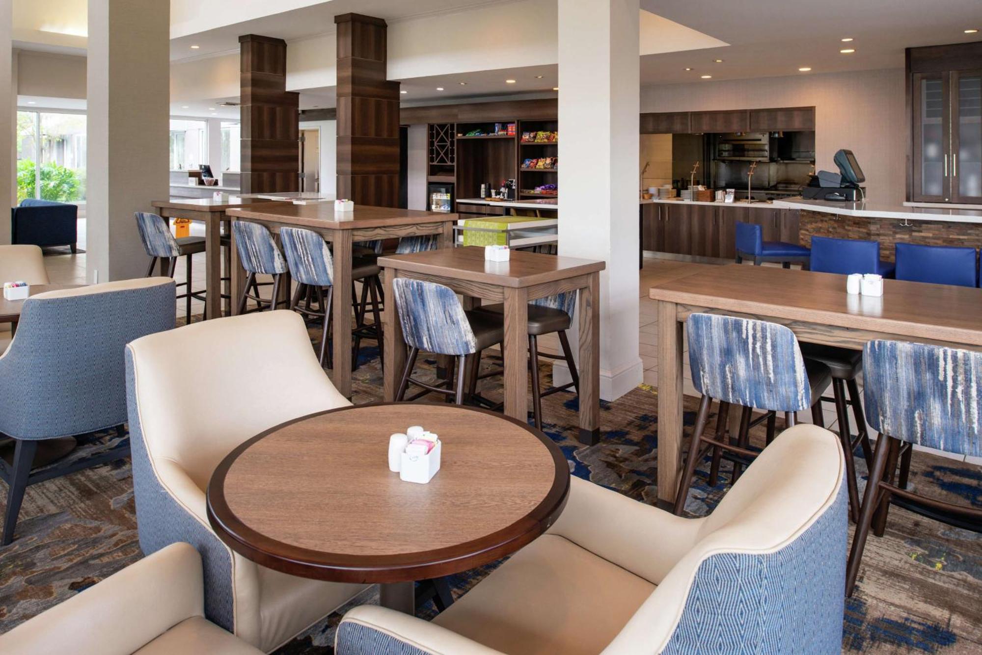 Hilton Garden Inn Baton Rouge Airport Bagian luar foto