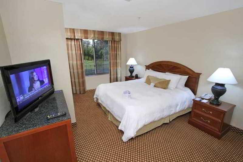 Hilton Garden Inn Baton Rouge Airport Bagian luar foto