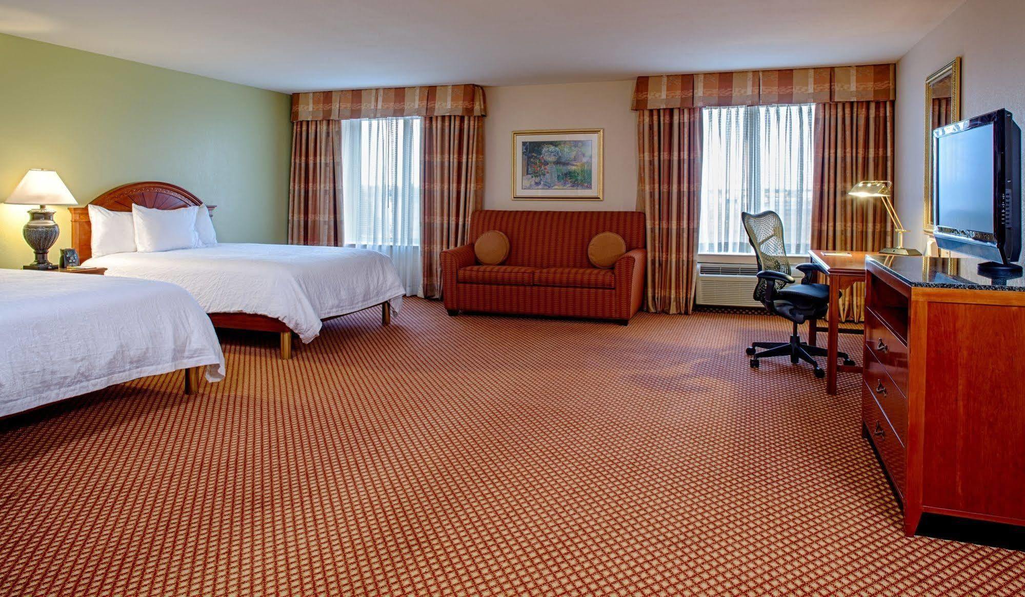 Hilton Garden Inn Baton Rouge Airport Bagian luar foto